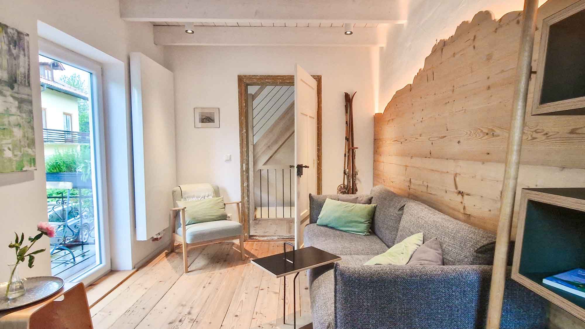 wohnzimmer-ferienhaus-simssee-02