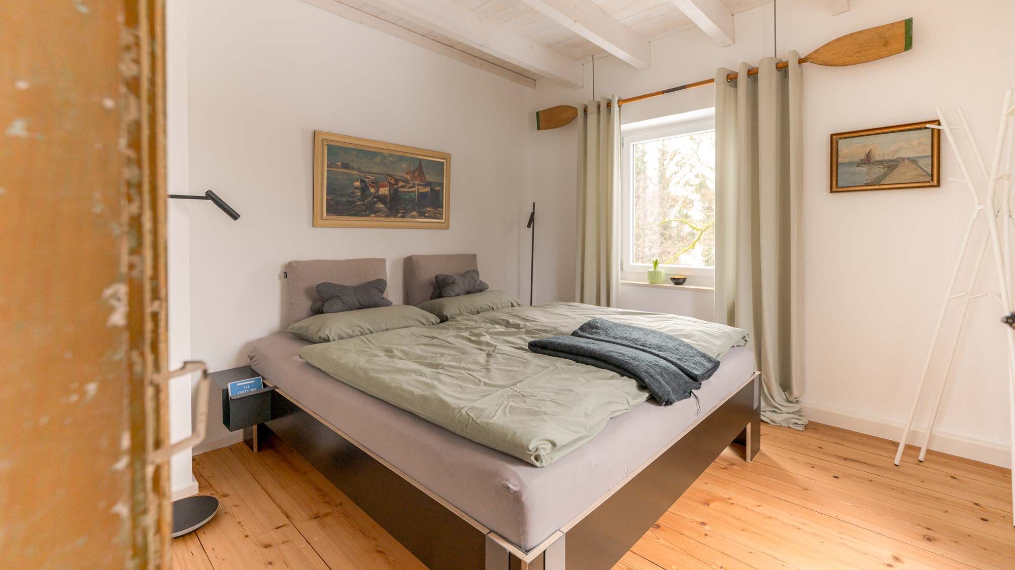 schlafzimmer-ferienhaus-simssee-03